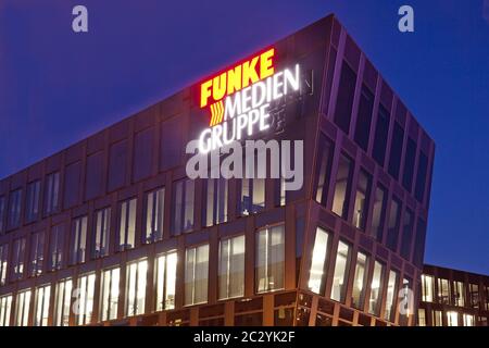 Funke Mediengruppe, Headquarter in the Evening, Essen, Ruhrgebiet, Deutschland, Europa Stockfoto