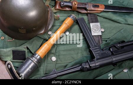 Jahrgangshintergrund mit feldgeräten der deutschen Armee. Weltkrieg zwei Stockfoto