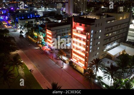 Luftaufnahme Nacht Drohne Foto Hotel Victor Miami Beach FL Stockfoto