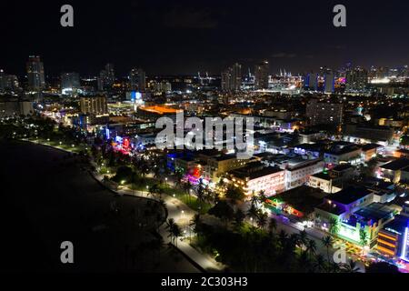 Schöne Nacht Luftaufnahme Langzeitbelichtung Foto Miami Beach Ocean Drive Stockfoto