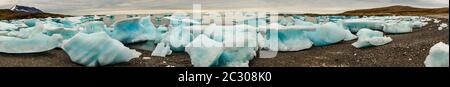 Geerdete Eisberge in Dundas Harbour, Devon Island, Nunavut, Kanada Stockfoto