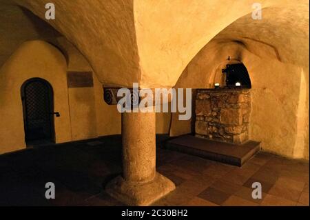 Mittelalterliche Krypta aus vorromanischer, karolingischer Zeit, St. Michaelskirche, Fulda, Hessen, Deutschland Stockfoto