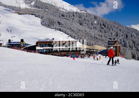 Restaurant Moeseralm, Skigebiet Serfaus Fiss Ladis, Tirol, Österreich Stockfoto