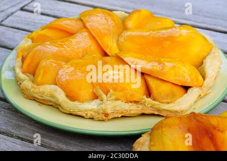 Eine Mango Tarte Tatin umgedrehter Kuchen Stockfoto