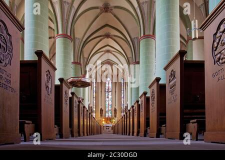 Innenansicht St. Johannes Baptist, Attendorn, Sauerland, Nordrhein-Westfalen, Deutschland Stockfoto