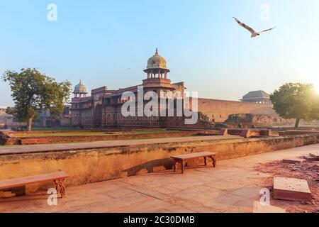 Red Fort of Agra Courtyard, Blick auf den Sonnenaufgang, Indien. Stockfoto