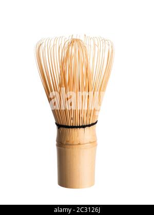 Bambus Matcha Tee Schneebesen oder Chasen isoliert weiß Stockfoto