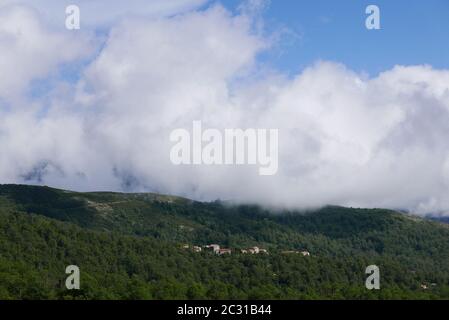 Urlaub im Süden Korsikas. Entdecken Sie die Berglandschaften dieser schönen Region Frankreichs Stockfoto