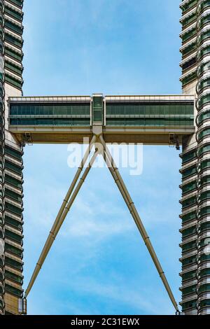 Die Brücke zwischen den Petronas Towers in Kuala Lumpur Malaysia Stockfoto