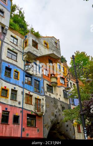 Blick auf die berühmten Hundertwasserhäuser in Wien, Österreich Stockfoto