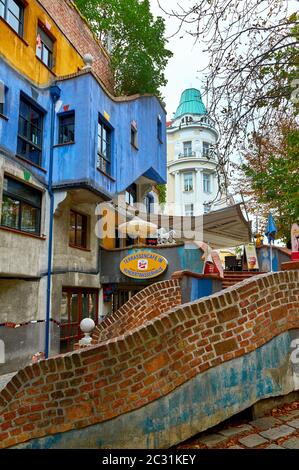 Blick auf die berühmten Hundertwasserhäuser in Wien, Österreich Stockfoto