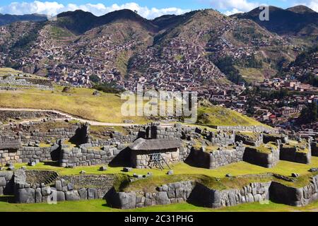 Blick auf die alte Zitadelle Sacsayhuaman in Cusco, Peru Stockfoto