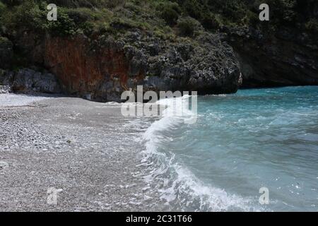 Marina di Camerota - Riva di Cala Bianca Stockfoto