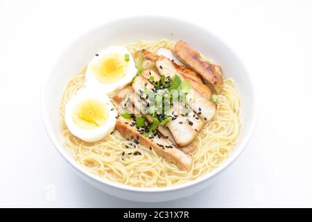 Miso Ramen mit Ei und Schweinefleisch, hausgemachte japanische Küche Stockfoto