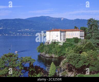 Blick auf den Lago Maggiore vom Hotel Majestic, Pallanza, Provinz Verbano-Cusio-Ossola, Piemonte (Piemont) Region, Italien Stockfoto