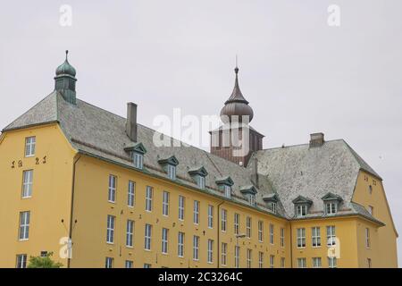 Alesund, NORWEGEN - 29. MAI 2017: Bauarchitektur Jugendstil (oder besser bekannt als Jugendstil). Die Stadt Alesund in Norwegen wurde komplett neu aufgebaut Stockfoto