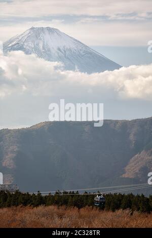 Der Fuji Gipfel in den Wolken. Hakone Gebiet der Präfektur Kanagawa in Honshu. Japan Stockfoto