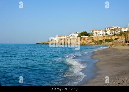 Strand am Mittelmeer, Nerja Stockfoto