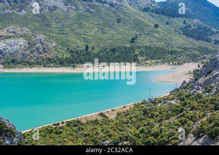 Fantastische Aussicht auf den Embalse de Cuber in der Sierra de Tramuntana, Mallorca, Spanien Stockfoto