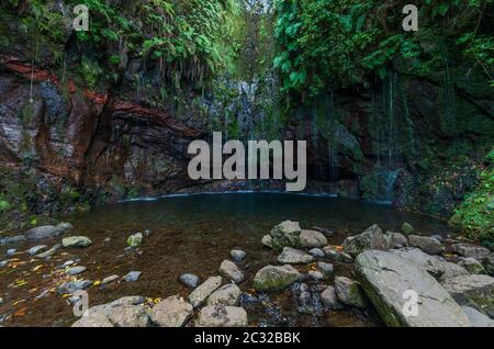 25 Fontes fällt am Ende der Levada das 25 Fontes. Madeira, Portugal Stockfoto