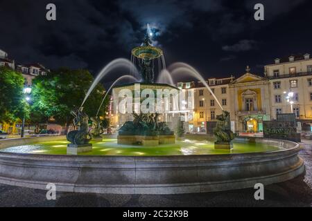 Rossio Platz mit Brunnen - Lissabon Portugal Stockfoto