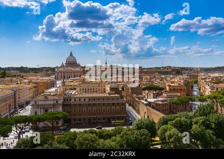 Blick von der Engelsburg auf den Vatikan in Rom Italien Stockfoto