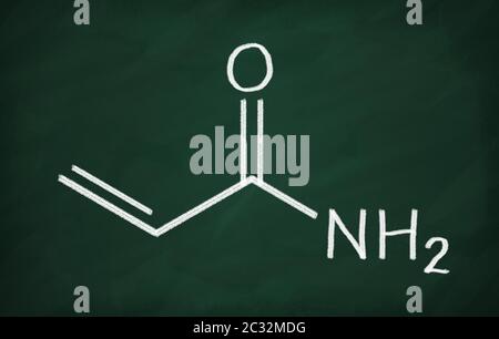 Strukturmodell von Acrylamid an die Tafel. Stockfoto