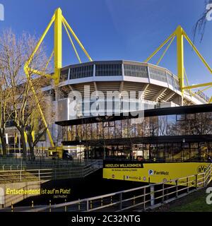 Borussia Dortmund Fußballstadion mit Fanshop, Signal Iduna Park, Dortmund, Deutschland, Europa Stockfoto