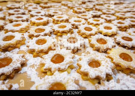 Mozart-Kekse in der Weihnachtszeit Stockfoto