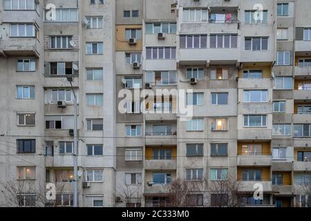 Sofia - 27. Februar 2020: Fertighaus in der Stadt auf Siedlungen. Stockfoto