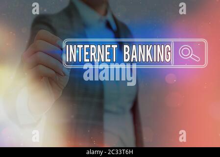 Schreibnotiz mit Internet Banking. Geschäftskonzept für eine elektronisch durchgeführte Investitionsmethode Stockfoto