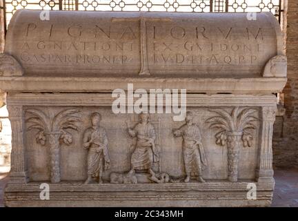 Ravenna, Italien - Sept 11, 2019: Das monumentale Grabmal des berühmtesten italienischen Dichter Dante Alighieri in Ravenna, Emilia Romagna, Italien. Stockfoto