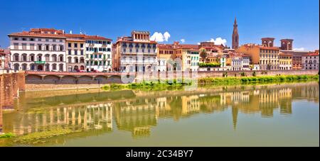 Arno Fluss Waterfront von Florenz Panoramablick Stockfoto