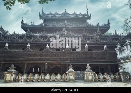 Shwenandaw buddhistisches Kloster in Mandalay, Myanmar Stockfoto