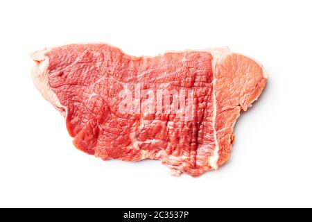 Rohes Kalbfleisch Schnitzel. Rohes Fleisch auf weißem Hintergrund. Stockfoto