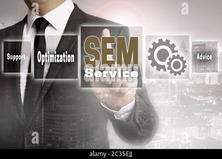 SEM Service Geschäftsmann mit City Background Konzept. Stockfoto
