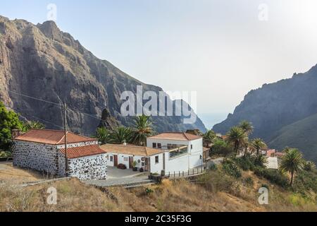 Berühmte Dorf Masca in ländlichen Ort in großer Höhe auf dem Berg in Teneriffa, Spanien Stockfoto