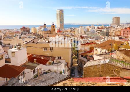 ALICANTE, Spanien - 29 NOVEMBER 2019: Stadtbild der Stadt Alicante, Spanien Stockfoto
