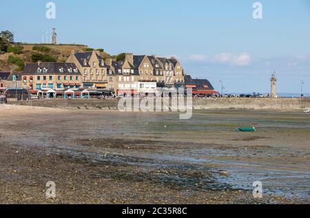 Cancale, Frankreich - 13. September 2018: Cancale, Fischerhafen und die berühmten Austern Produktion Stadt am westlichen Ende der Bucht von Mont Saint-Mic Stockfoto