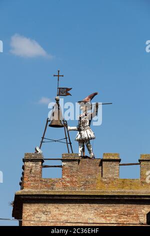 Torre Della Pulcinella Clocktower, Montepulciano, Italien. Stockfoto