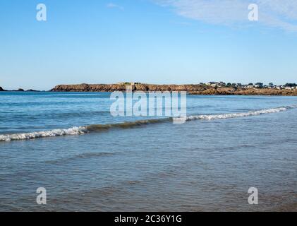 Strand des berühmten Ferienortes Saint Malo in der Bretagne, Frankreich Stockfoto