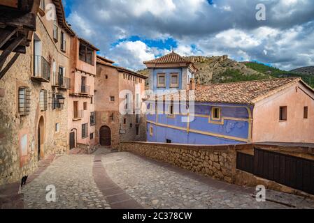 Straßen von Albarracin, ein malerisches, mittelalterliches Dorf in Aragon, Spanien Stockfoto