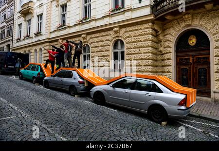 Prag, Tschechische Republik. Juni 2020. Eine Installationskunst des französischen Künstlers Benedetto Bufalino ist während des Landscape Festivals in Prag, Tschechien, am 18. Juni 2020 zu sehen. Kredit: Roman Vondrous/CTK Foto/Alamy Live Nachrichten Stockfoto