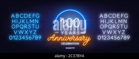 100. Jahrestag Feier Neon-Schild auf dunklem Hintergrund. Stock Vektor