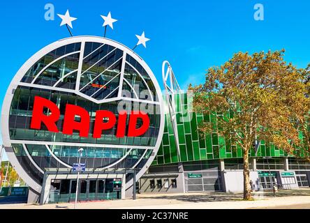 Modernes Gebäude des Allianz Stadions - der offiziellen Arena des FC Rapid. Wien, Österreich Stockfoto