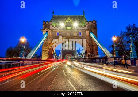 Die Tower Bridge in London, Großbritannien Stockfoto