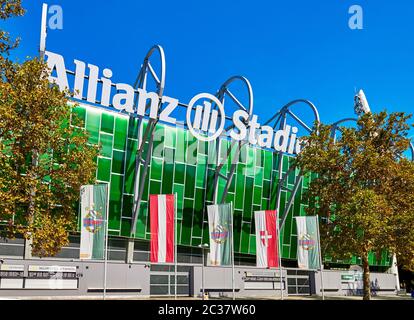 Modernes Gebäude des Allianz Stadions - der offiziellen Arena des FC Rapid. Wien, Österreich Stockfoto