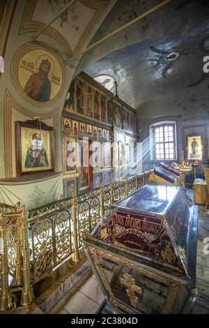 Tempel der lebensspendenden Dreifaltigkeit in Blättern. Moskau, Russland Stockfoto