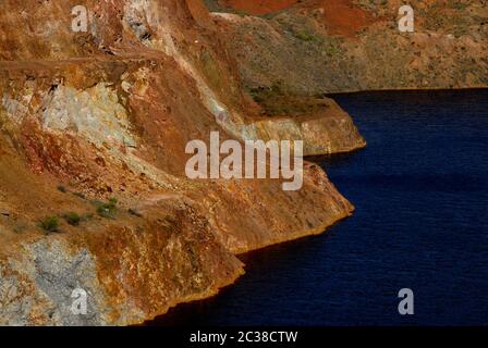 Altes Minenloch von Sao Domingos in alentejo, im Süden portugals Stockfoto