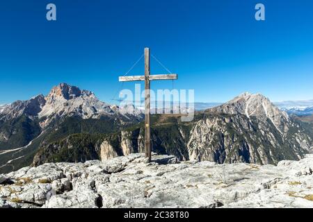 Gipfelkreuz, Toblacher Kreuz, am Monte Piano, Dolomiten Stockfoto